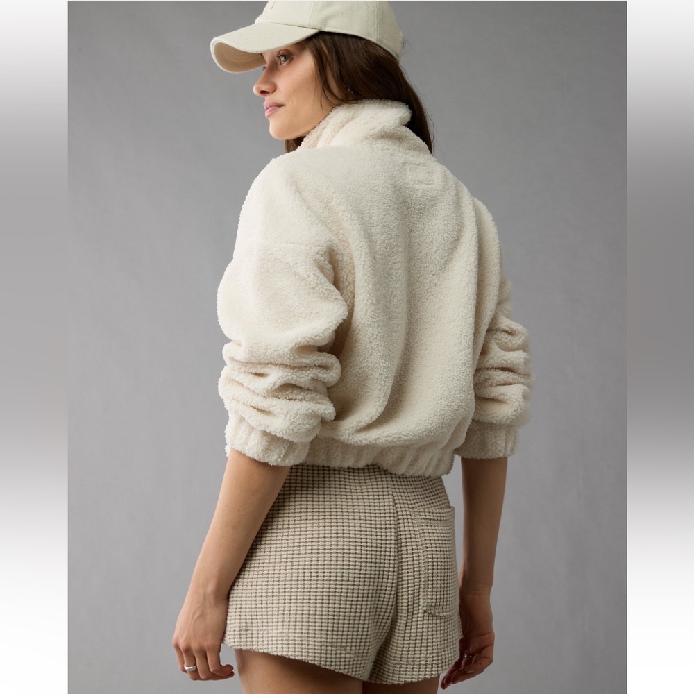 American Eagle Cropped Sherpa Quarter-Zip Sweatshirt - Picture 2 of 6